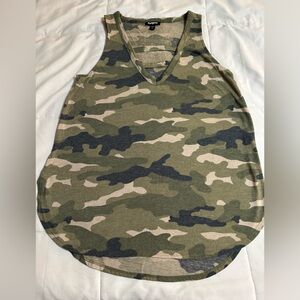 EXPRESS SIZE S WOMENS CAMO TANK TOP